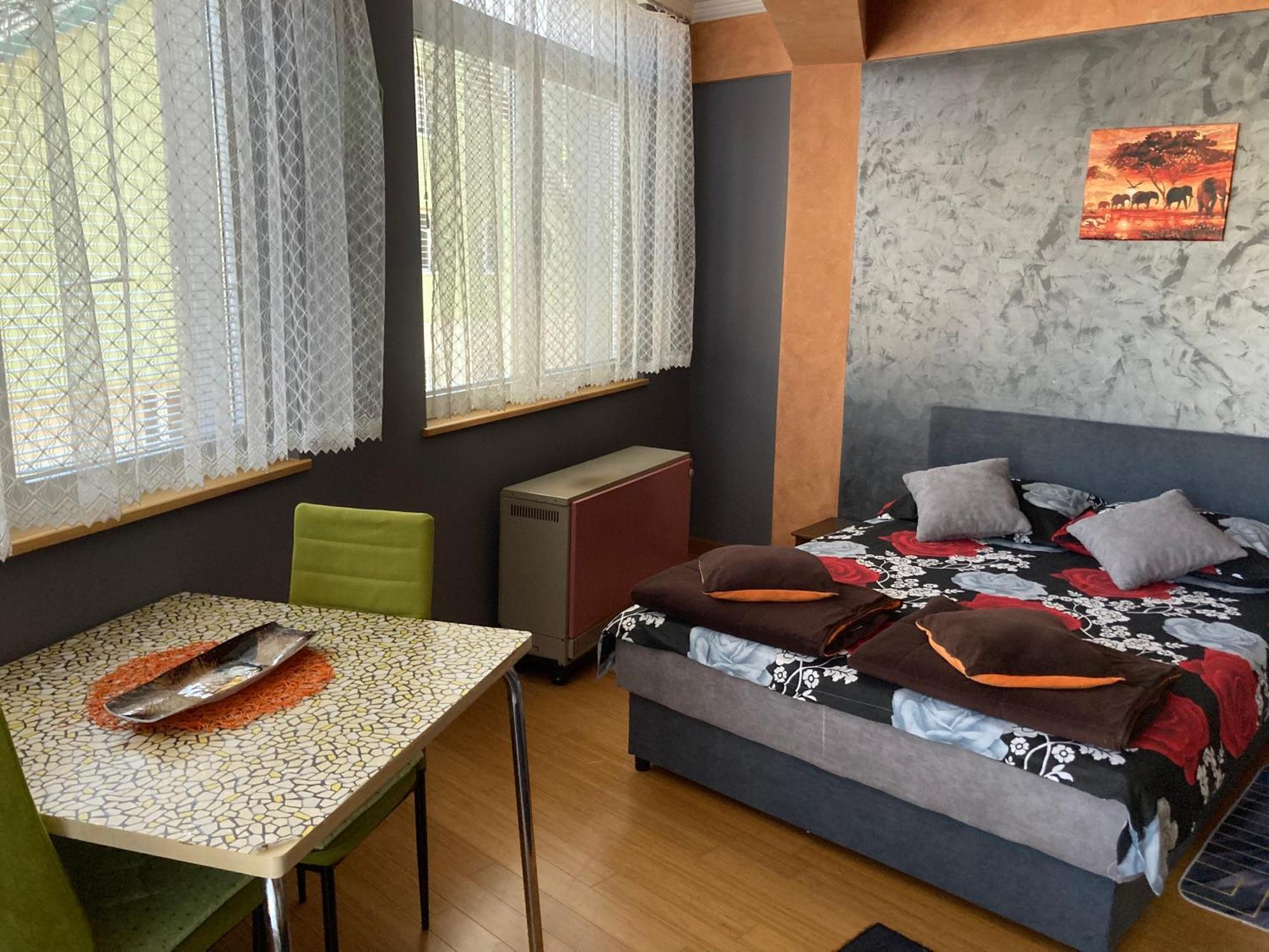 Apartman Aischa Nova Varos Luaran gambar
